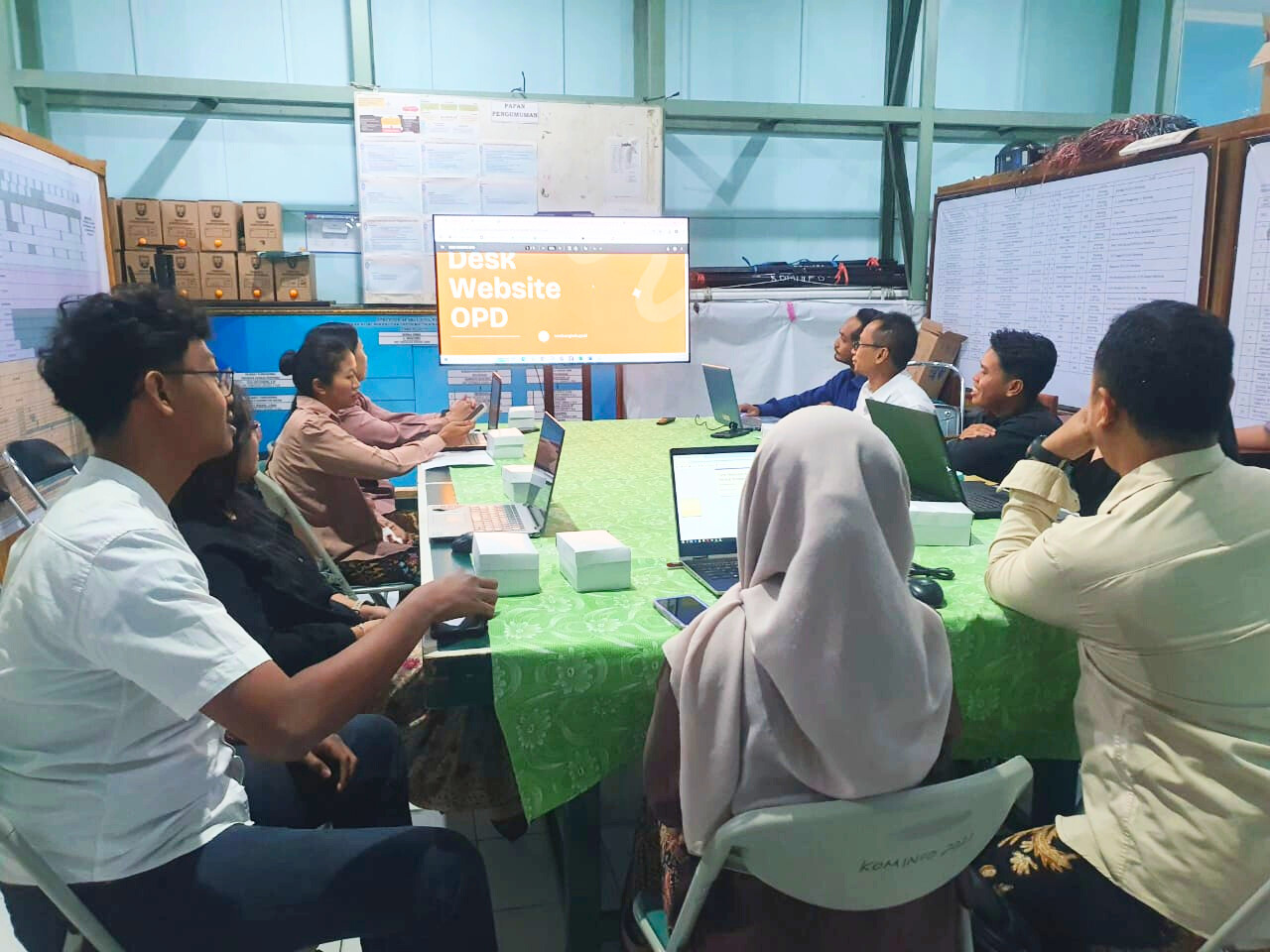 Kegiatan Desk Penyusunan Interface Website OPD Dukung Transparansi Informasi Publik