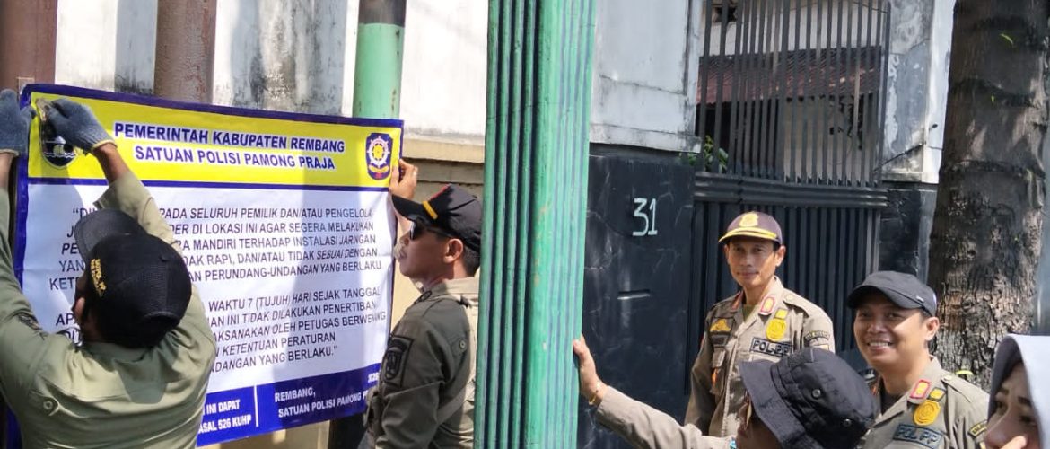 Pemkab Rembang Lakukan Penataan Jaringan Kabel Internet di Sejumlah Titik Kota