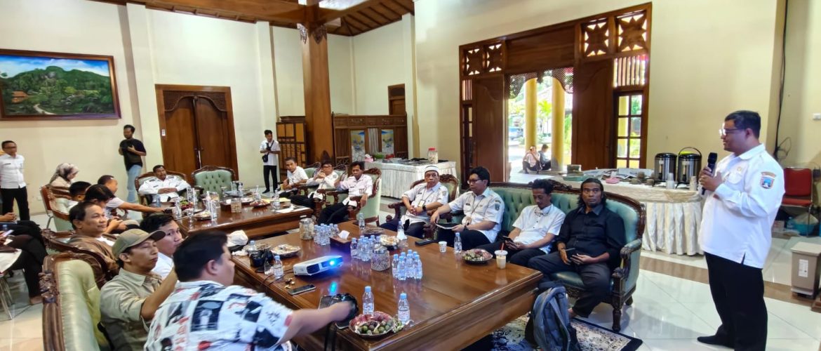 Melalui Forum Wedangan, Bupati Harno Ajak Insan Pers Perkuat Sinergi Bangun Rembang